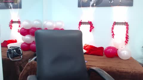 Snapshot of hilaryclowerx chatting on February 11, 2025, 2:46 am H I L A R Y online show from February 11, 2025, 2:46 am