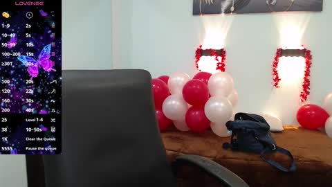 Snapshot of hilaryclowerx chatting on February 12, 2025, 3:07 am H I L A R Y online show from February 12, 2025, 3:07 am