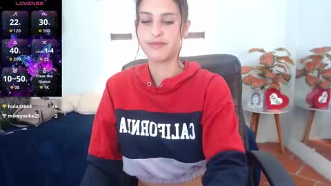 Snapshot of hilaryclowerx chatting on October 19, 2025, 2:56 am H I L A R Y online show from October 19, 2025, 2:56 am