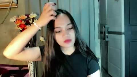 hilarymolly online show from April 10, 2026, 11:59 am