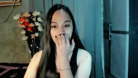 hilarymolly online show from April 18, 2026, 10:21 pm