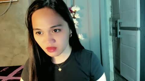 Snapshot of hilarymolly chatting on June 25, 2026, 9:52 pm hilarymolly online show from June 25, 2026, 9:52 pm
