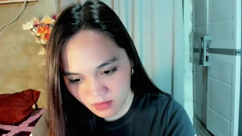 Snapshot of hilarymolly chatting on July 13, 2026, 8:33 pm hilarymolly online show from July 13, 2026, 8:33 pm