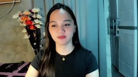 Snapshot of hilarymolly chatting on July 18, 2026, 10:02 pm hilarymolly online show from July 18, 2026, 10:02 pm