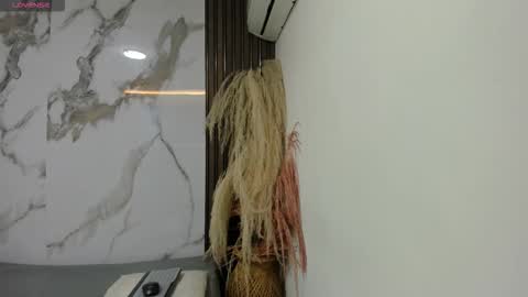 Hilary Thomsom online show from January 15, 2026, 12:32 pm