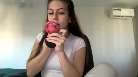 Hi Im Elizabeth online show from October 29, 2025, 10:17 am