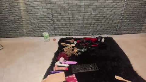 Hillary  online show from April 19, 2026, 11:53 am