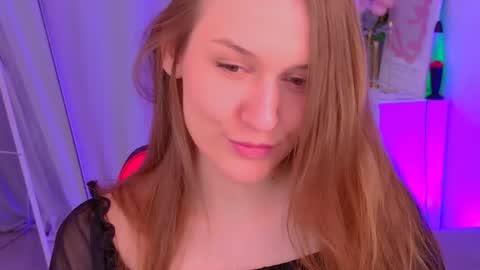 Hina online show from April 15, 2026, 6:31 am