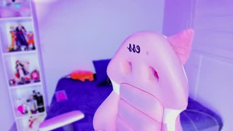 Hinata online show from February 8, 2025, 7:15 am