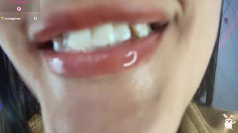 hinata online show from November 21, 2025, 8:51 pm