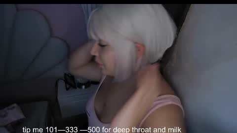 hinata_dolly online show from November 13, 2025, 10:25 am