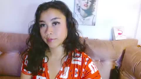 hinata lee online show from January 8, 2025, 11:32 am