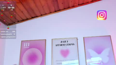  Karol  Independent Model online show from April 10, 2026, 12:16 am