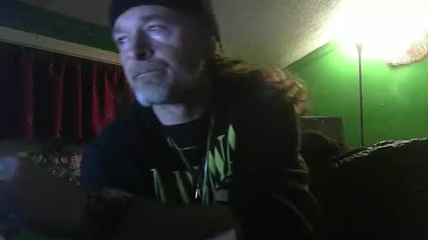 Snapshot of hippiedad333 chatting on February 17, 2026, 1:24 am hippiedad333 online show from February 17, 2026, 1:24 am