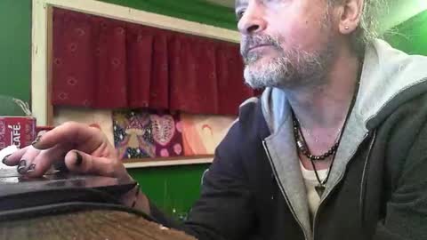 Snapshot of hippiedad333 chatting on March 3, 2026, 1:34 am hippiedad333 online show from March 3, 2026, 1:34 am