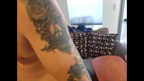 hippiejagain online show from November 7, 2025, 8:09 pm