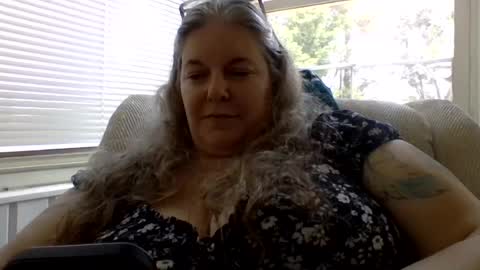 Snapshot of hippysnewhere chatting on June 26, 2026, 3:05 pm hippysnewhere online show from June 26, 2026, 3:05 pm