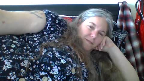 Snapshot of hippysnewhere chatting on July 24, 2026, 9:35 pm hippysnewhere online show from July 24, 2026, 9:35 pm