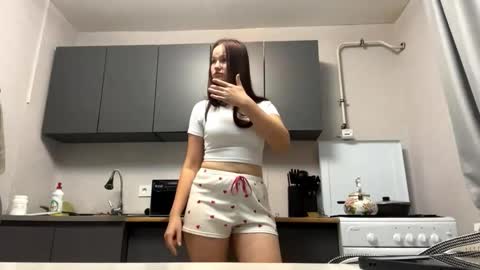 Viola online show from October 18, 2025, 2:18 pm