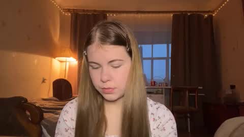 I am Amy ntmu Lets hit 10 Thumbs Up together online show from December 21, 2025, 1:40 pm