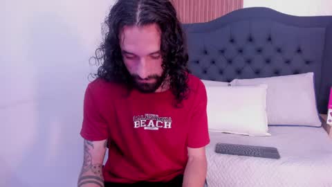 Hisoka online show from April 20, 2026, 7:48 pm