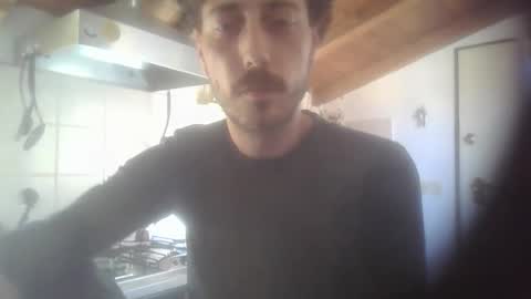 hitmenoww online show from April 8, 2026, 1:44 pm