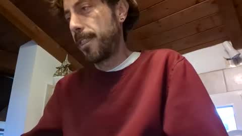 Snapshot of hitmenoww chatting on May 11, 2026, 6:05 pm hitmenoww online show from May 11, 2026, 6:05 pm