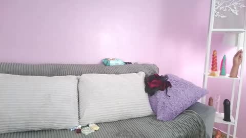 hiyakasudere_ online show from November 24, 2025, 6:40 pm