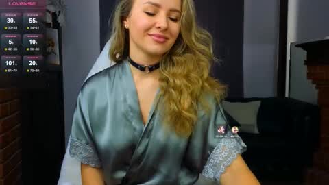 Snapshot of hloya_jons chatting on September 17, 2025, 2:35 am Ksenia online show from September 17, 2025, 2:35 am
