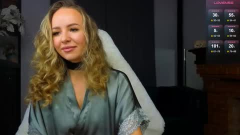 Snapshot of hloya_jons chatting on September 17, 2025, 11:28 pm Ksenia online show from September 17, 2025, 11:28 pm