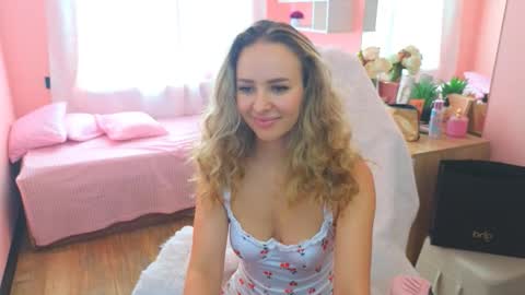 Snapshot of hloya_jons chatting on September 27, 2025, 1:54 am Ksenia online show from September 27, 2025, 1:54 am