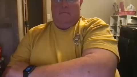 Snapshot of hmmtat chatting on October 15, 2025, 6:52 pm hmmtat online show from October 15, 2025, 6:52 pm