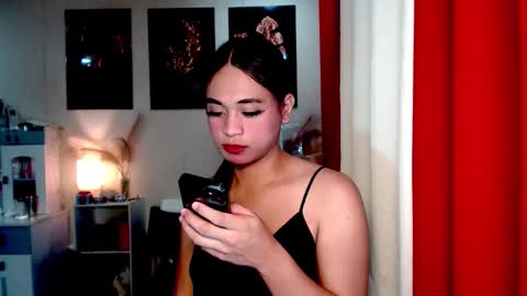 hoelymarie online show from June 3, 2026, 12:57 am