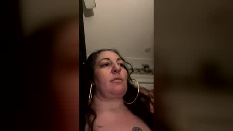 Snapshot of holdmedown88 chatting on May 21, 2026, 7:15 am holdmedown88 online show from May 21, 2026, 7:15 am