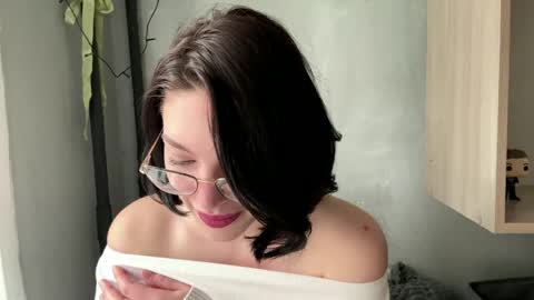 Sofia online show from April 15, 2026, 5:36 am