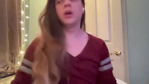 Hollys Drive threw Side Of CB. online show from December 30, 2024, 7:04 am