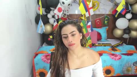 Snapshot of holly_22 chatting on July 1, 2026, 11:01 am Holly 22 online show from July 1, 2026, 11:01 am