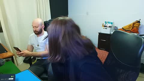 Holly and Honey online show from December 3, 2024, 10:07 pm