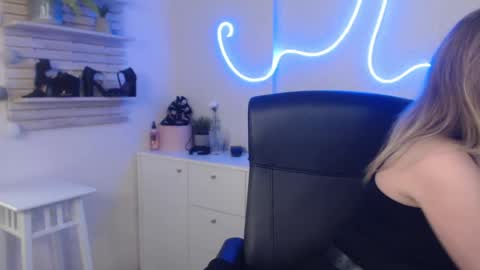 Holly online show from January 16, 2025, 9:37 am