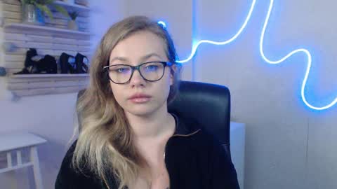 Holly online show from February 13, 2025, 5:26 am