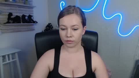 Holly online show from February 27, 2025, 3:25 am