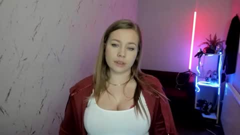 Holly online show from January 7, 2026, 9:39 pm