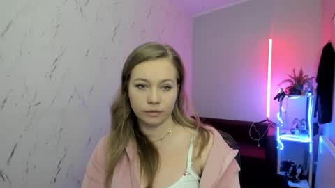 Holly online show from January 9, 2026, 8:54 pm