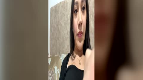 Snapshot of holly_little2 chatting on June 23, 2026, 11:36 pm Sophie online show from June 23, 2026, 11:36 pm