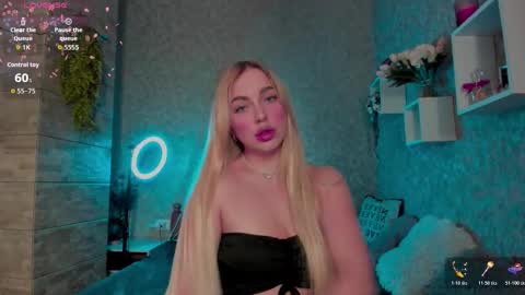 holly_molly8 online show from November 10, 2025, 7:35 pm