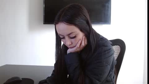 Holly online show from February 23, 2026, 9:01 pm