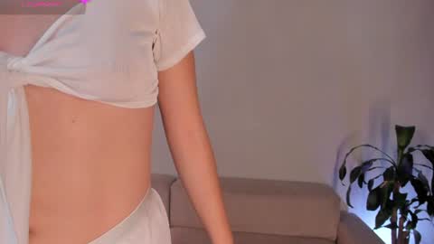 Snapshot of holly_velvett chatting on July 10, 2026, 1:21 am holly online show from July 10, 2026, 1:21 am