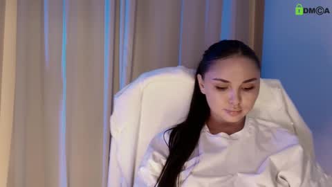 hollyextra online show from February 8, 2025, 11:55 pm