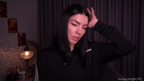 Snapshot of hollylinder_ chatting on December 4, 2024, 4:43 am Holly Linder online show from December 4, 2024, 4:43 am