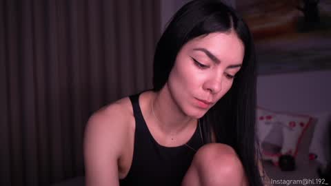 Snapshot of hollylinder_ chatting on December 8, 2024, 1:24 am Holly Linder online show from December 8, 2024, 1:24 am